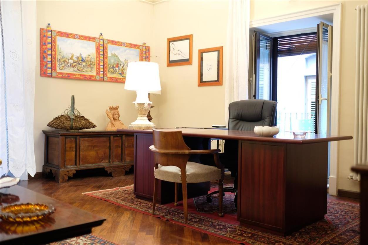 Apartamento Palazzo La Via Catania Exterior foto